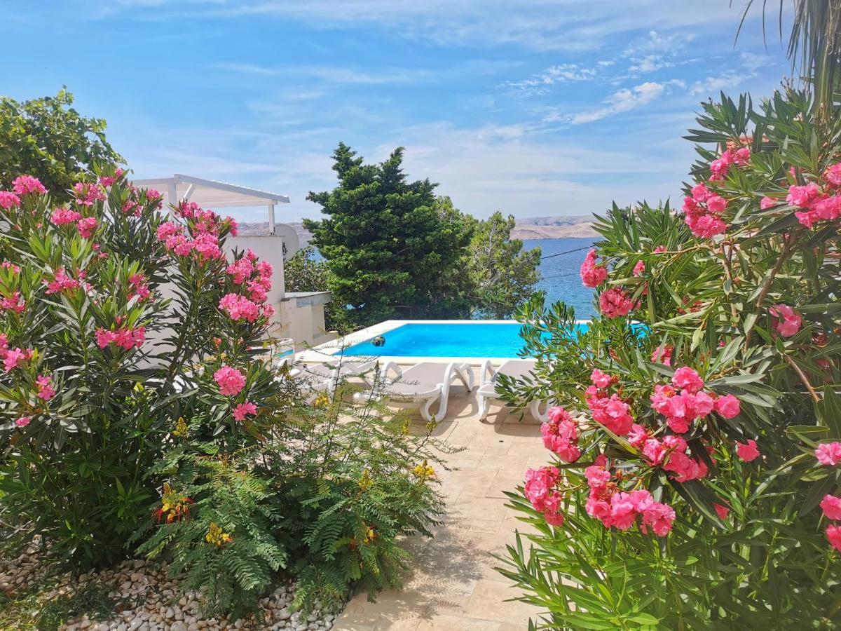 Beachfront Apartments Anita With Pool Karlobag Exterior foto