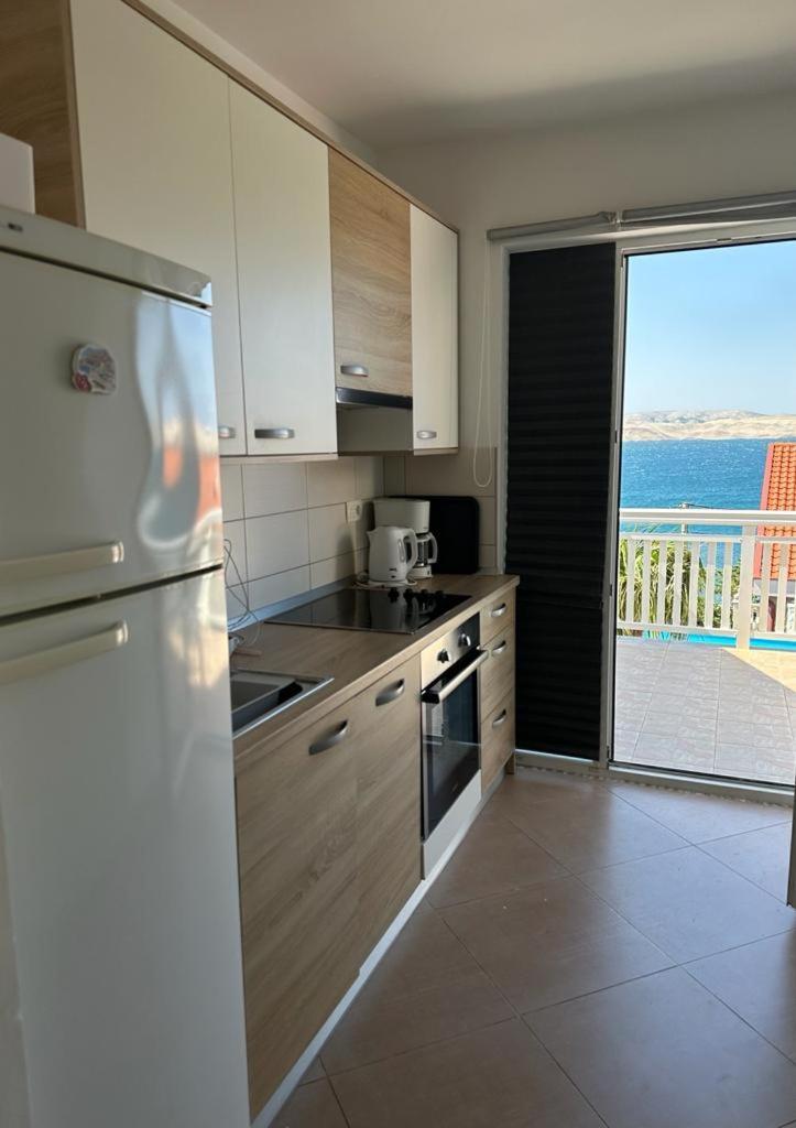 Beachfront Apartments Anita With Pool Karlobag Quarto foto