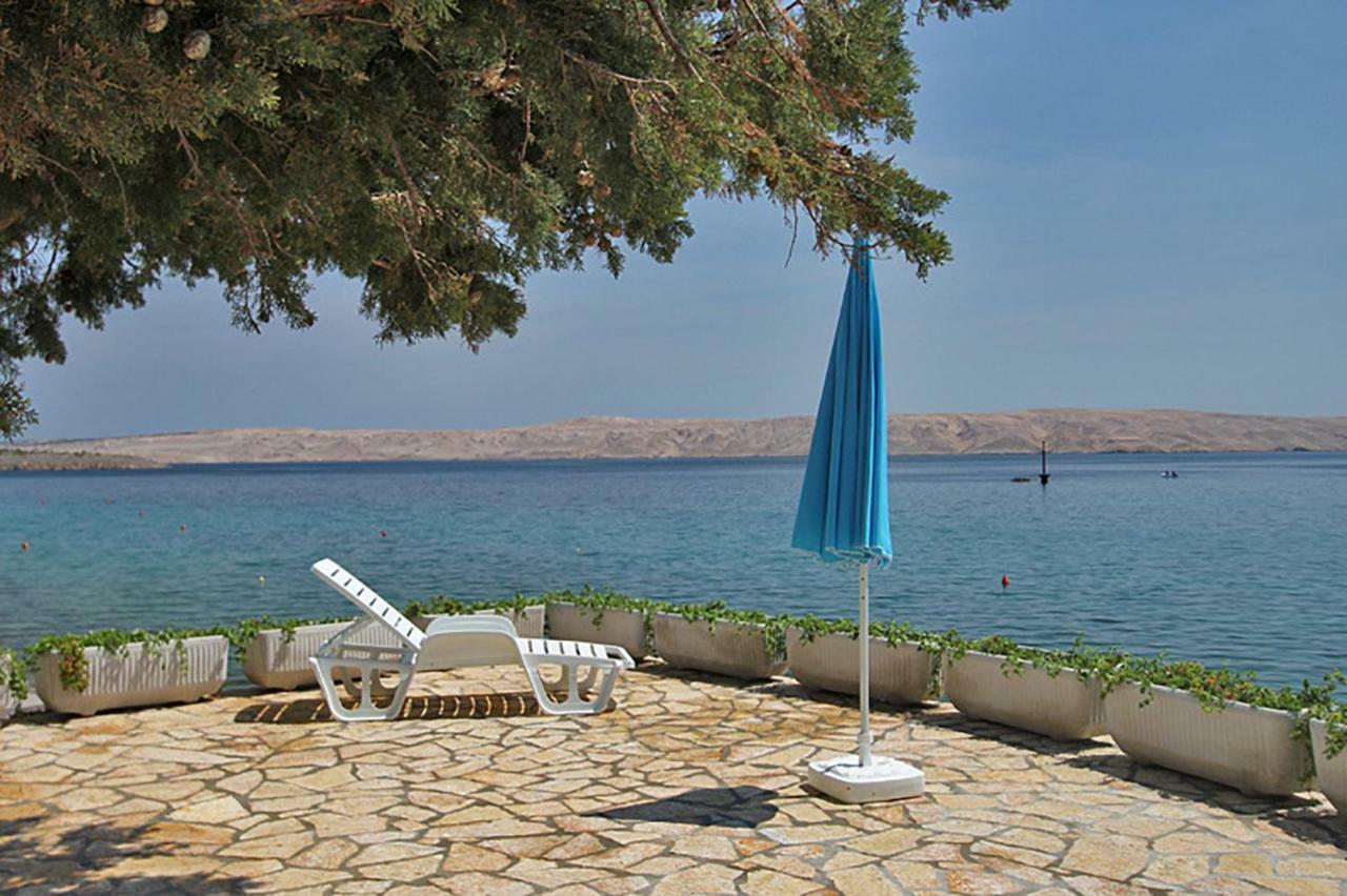 Beachfront Apartments Anita With Pool Karlobag Exterior foto
