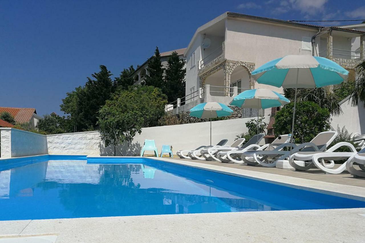 Beachfront Apartments Anita With Pool Karlobag Exterior foto