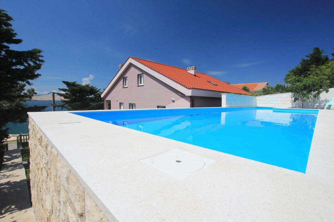 Beachfront Apartments Anita With Pool Karlobag Exterior foto